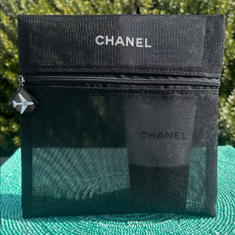CHANEL Black Mesh Zipper travel Pouch-limited edition-used-good condition. - Picture 10 of 17